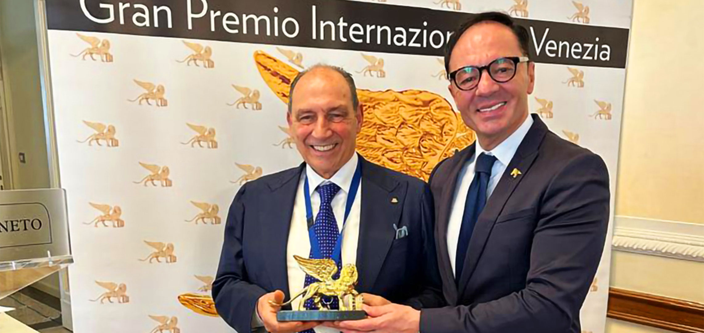Il Leone D’Oro di Venezia va ad Angelo Simonetti, il gran premio internazionale premia la storia dell’espresso napoletano